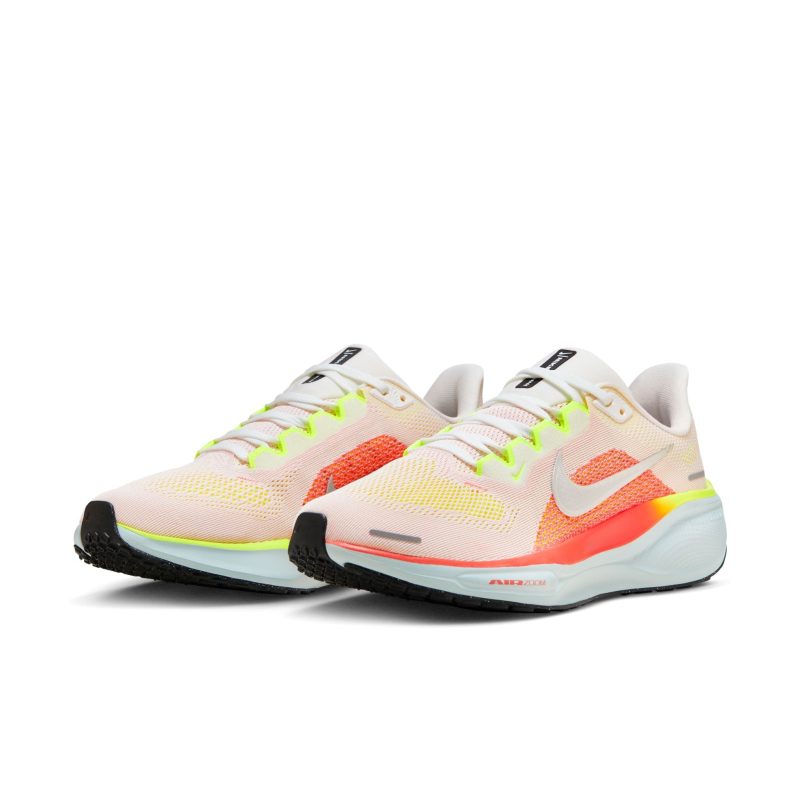 FD2723 100 Nike W Pegasus41RoadRunningShoes Pair