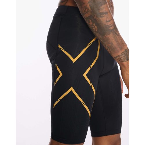 MA5331bBLKTUF M 2XU LightSpeedCompressionshort sideonbody