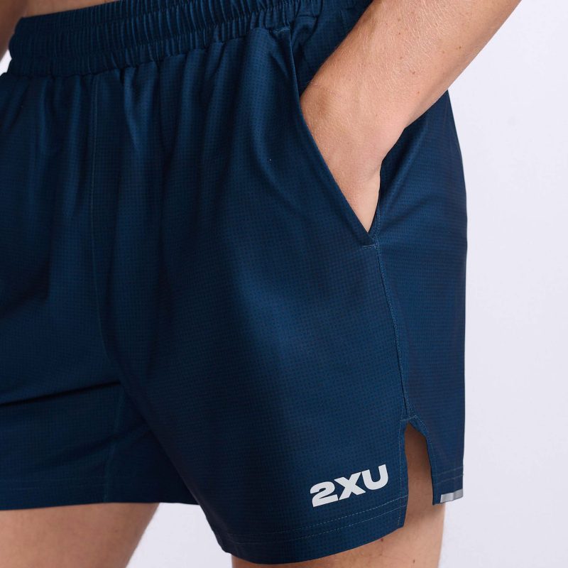 MR6904bHTCSRF M 2XU Aero7InchShorts pocket